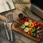 Barbecue cuisine extérieure ustensiles granit légumes